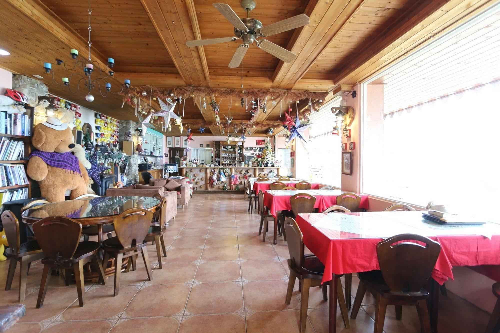 Villa Relax Renai Bagian luar foto